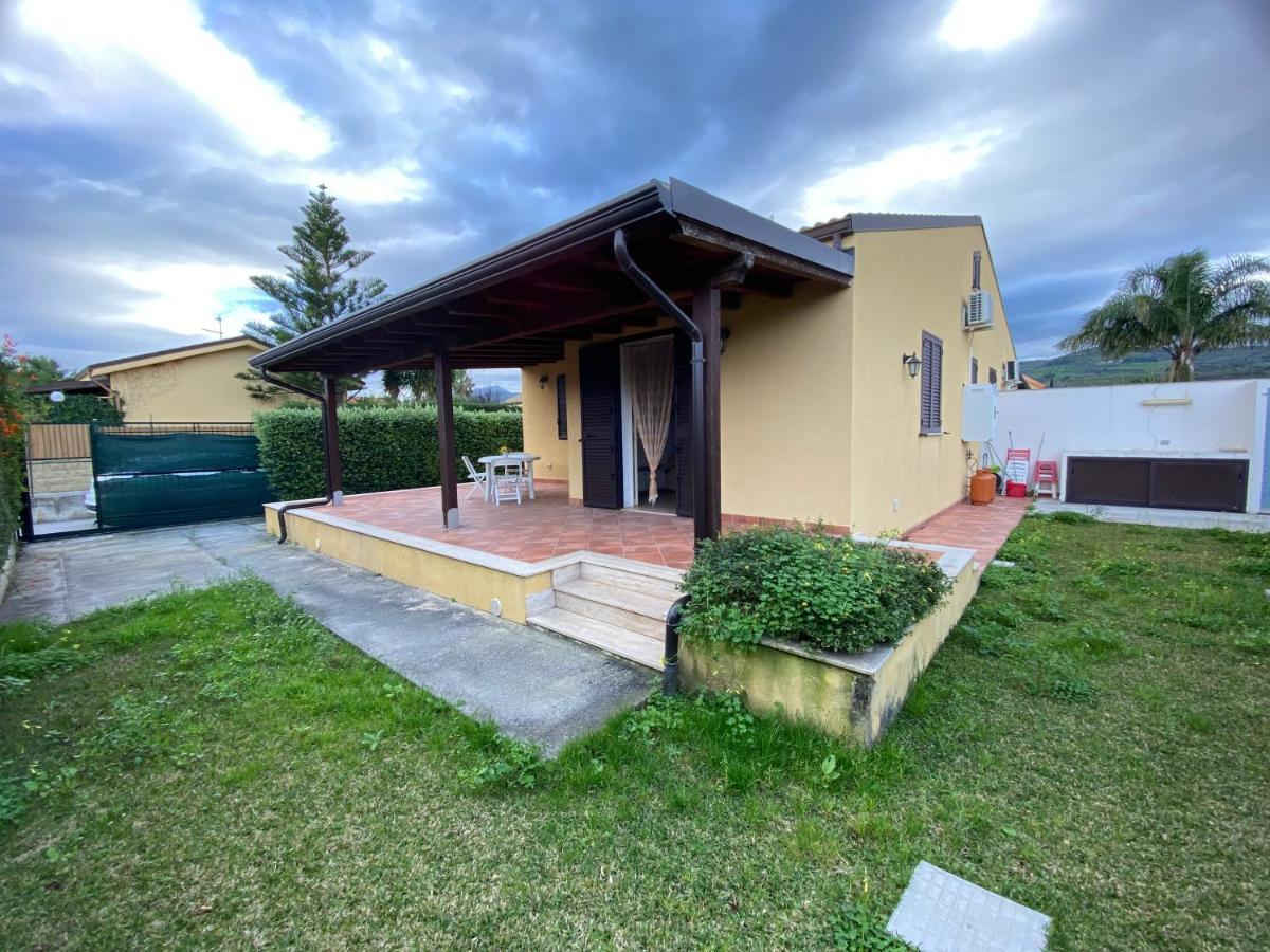 Villa Indipendente Le Coccinelle Beach Mare Piscina A 250 Mt Dal Mare Con Servizio Di Piscina A 400 Mt 12 K Da Cefalu Campofelice Di Roccella Exterior foto