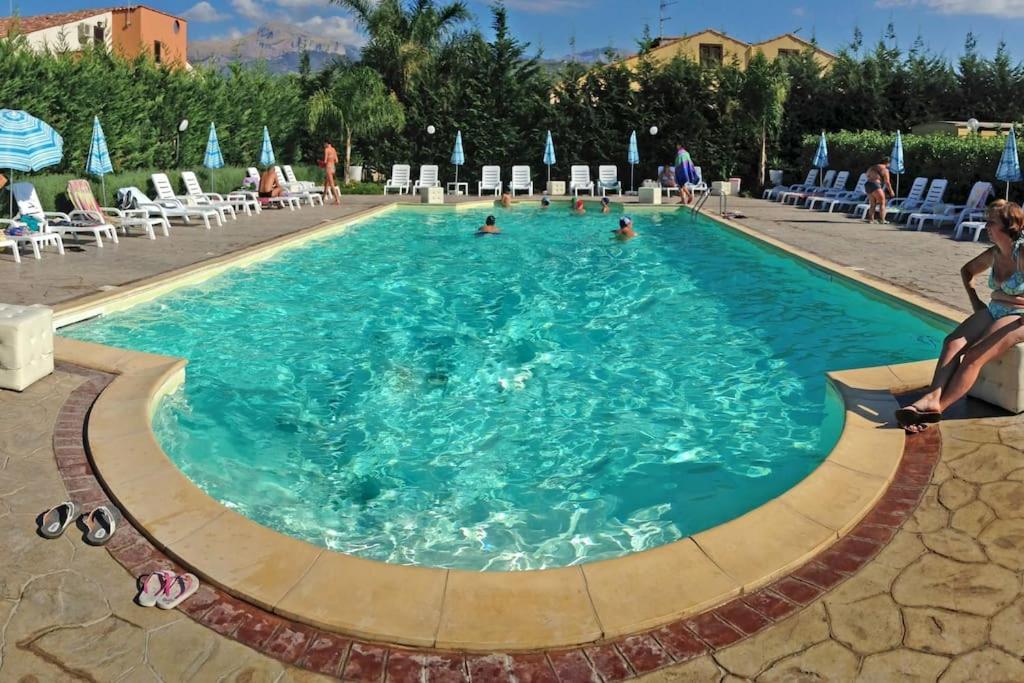 Villa Indipendente Le Coccinelle Beach Mare Piscina A 250 Mt Dal Mare Con Servizio Di Piscina A 400 Mt 12 K Da Cefalu Campofelice Di Roccella Exterior foto