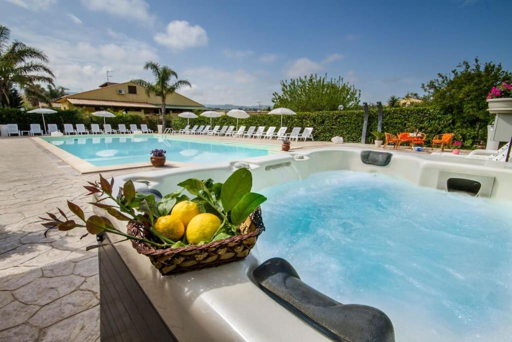 Villa Indipendente Le Coccinelle Beach Mare Piscina A 250 Mt Dal Mare Con Servizio Di Piscina A 400 Mt 12 K Da Cefalu Campofelice Di Roccella Exterior foto